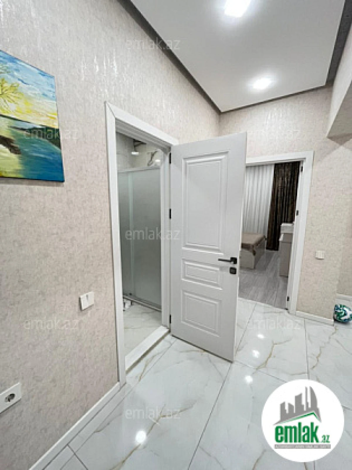 Satılır 3 otaqlı yeni tikili 105 m²