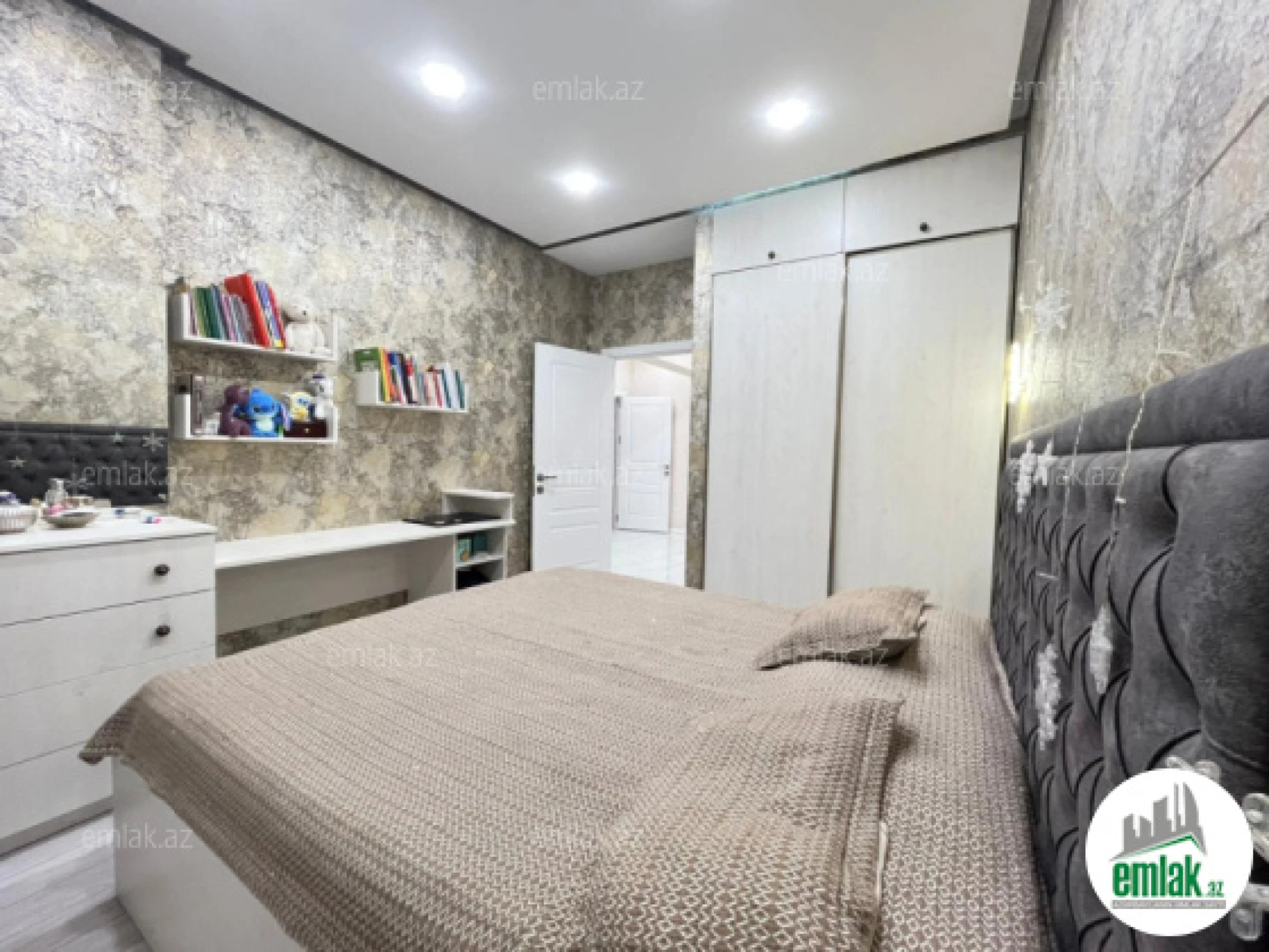 Satılır 3 otaqlı yeni tikili 105 m²
