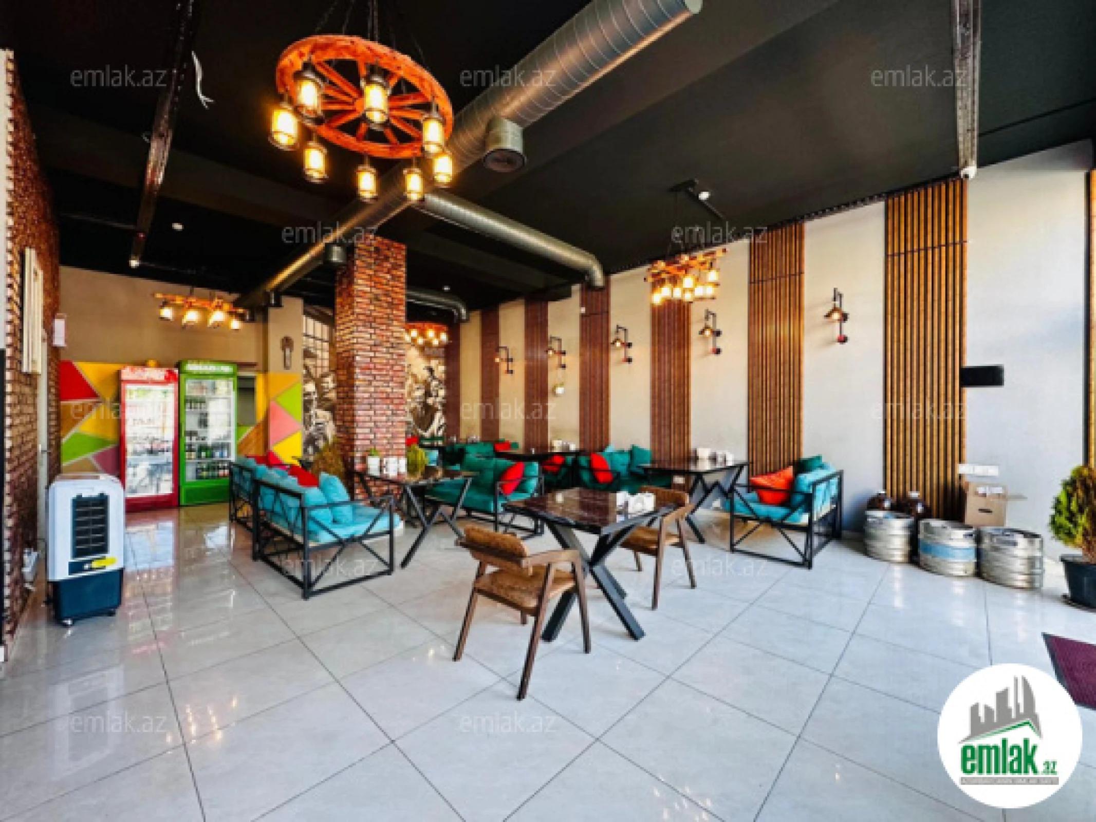 Satılır 4 otaqlı obyekt 280 m²