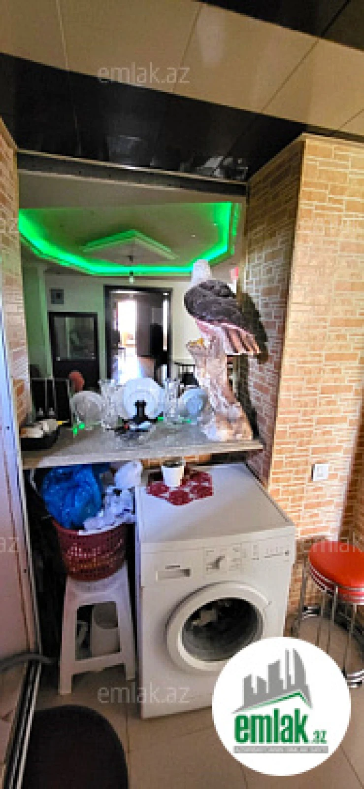 Satılır 4 otaqlı köhnə tikili 160 m²