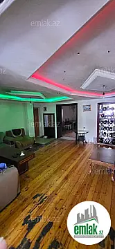 Satılır 4 otaqlı köhnə tikili 160 m²