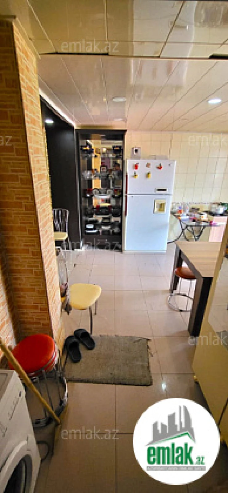 Satılır 4 otaqlı köhnə tikili 160 m²