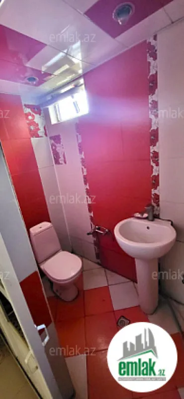 Satılır 4 otaqlı köhnə tikili 160 m²