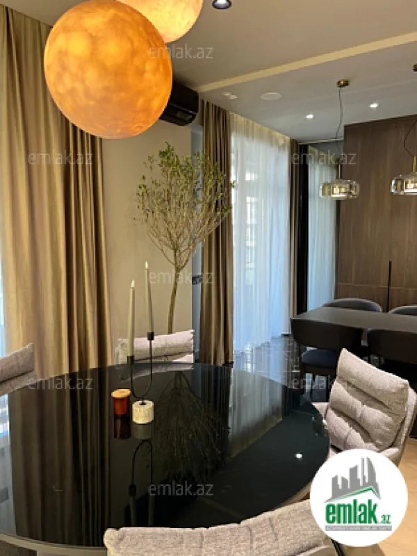 Satılır 3 otaqlı yeni tikili 150 m²