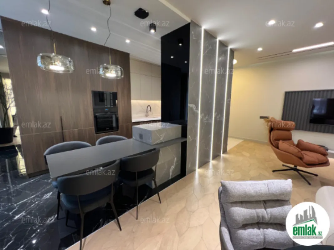 Satılır 3 otaqlı yeni tikili 150 m²