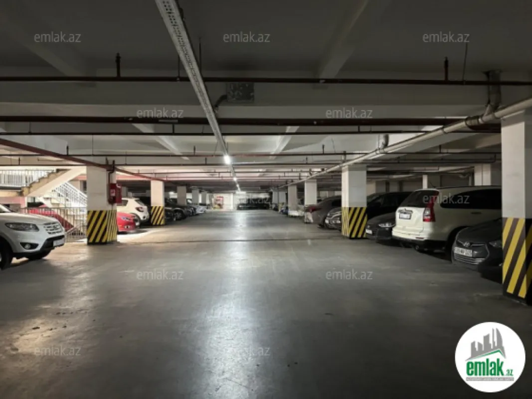 Satılır 3 otaqlı yeni tikili 125 m²