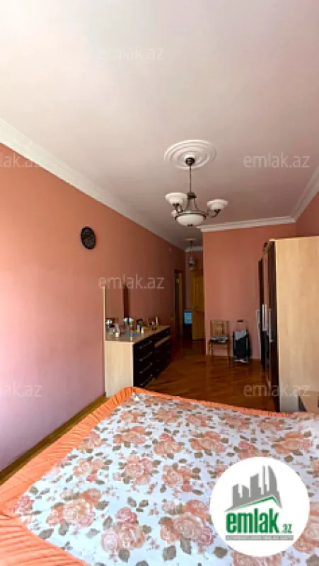 Satılır 4 otaqlı yeni tikili 150 m²