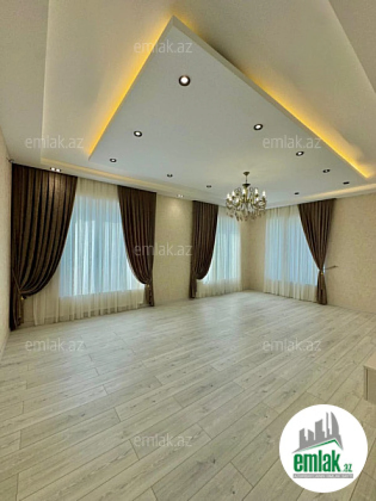 Satılır 6 otaqlı mənzil 250 m²