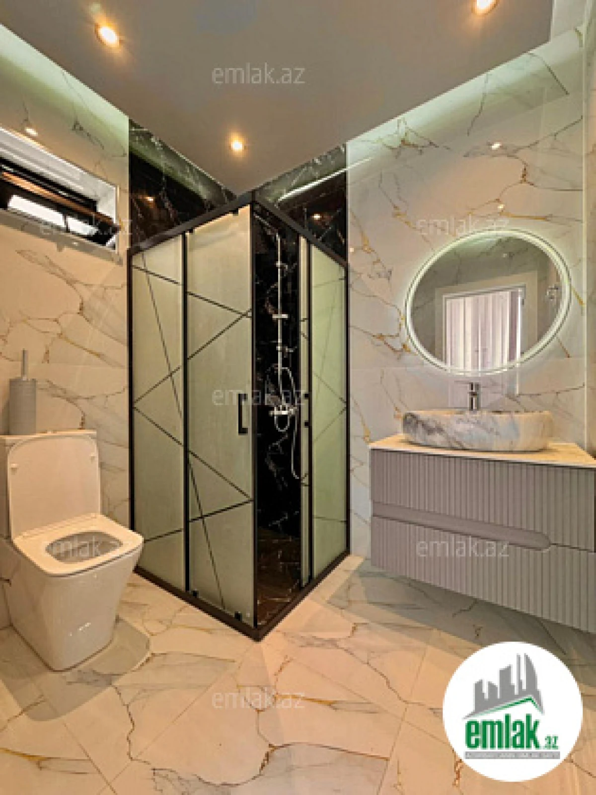 Satılır 6 otaqlı mənzil 250 m²