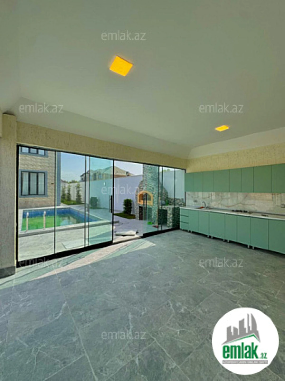 Satılır 6 otaqlı mənzil 250 m²