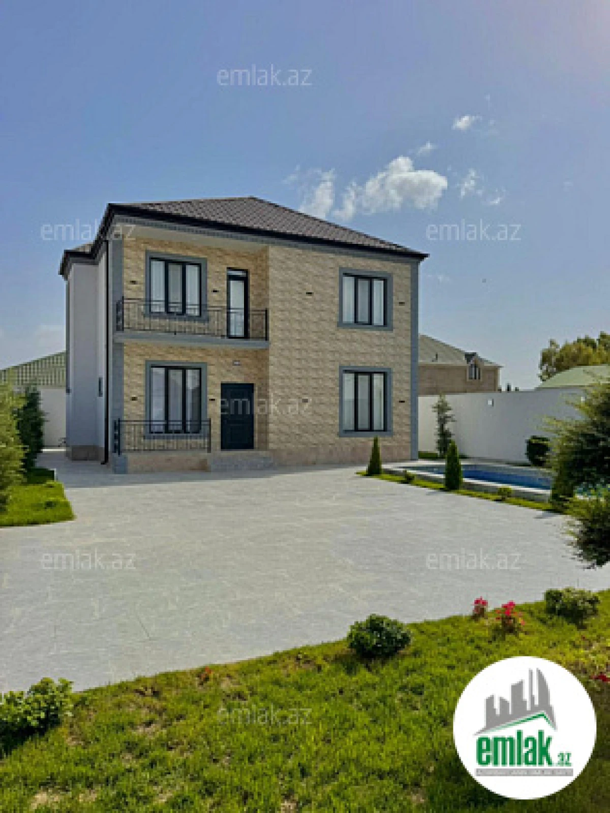 Satılır 6 otaqlı mənzil 250 m²