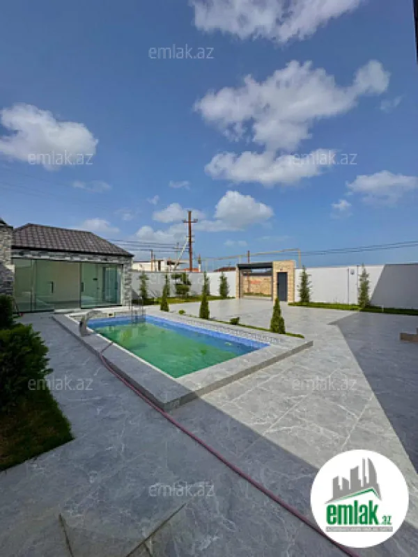 Satılır 6 otaqlı mənzil 250 m²