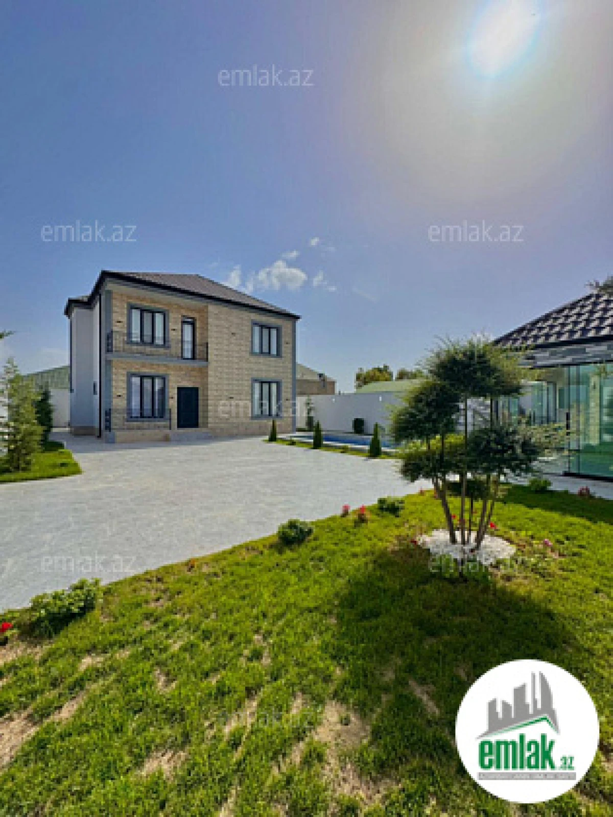 Satılır 6 otaqlı mənzil 250 m²