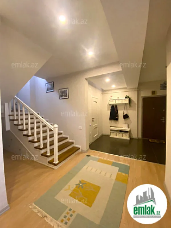 Satılır 6 otaqlı yeni tikili 240 m²