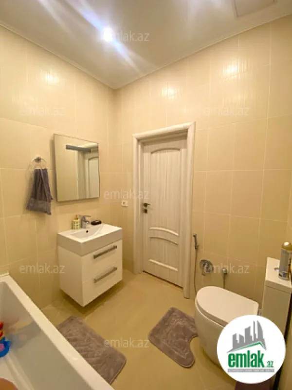 Satılır 6 otaqlı yeni tikili 240 m²