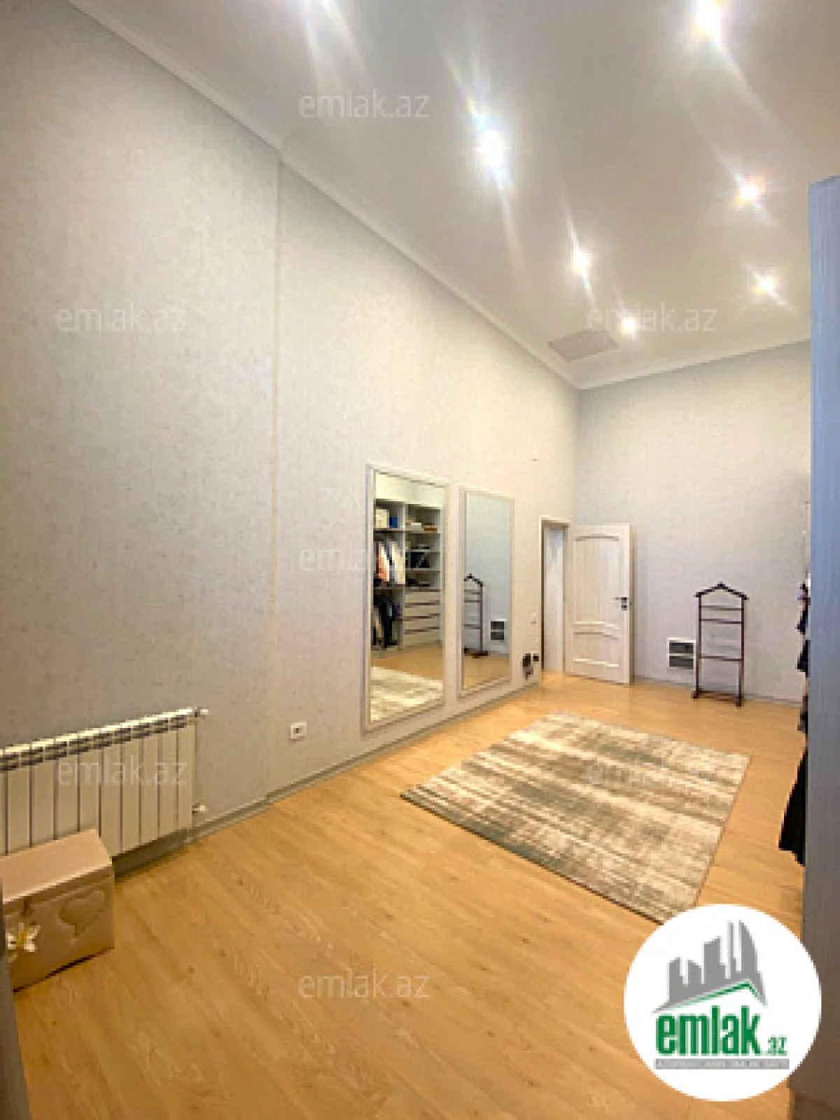 Satılır 6 otaqlı yeni tikili 240 m²