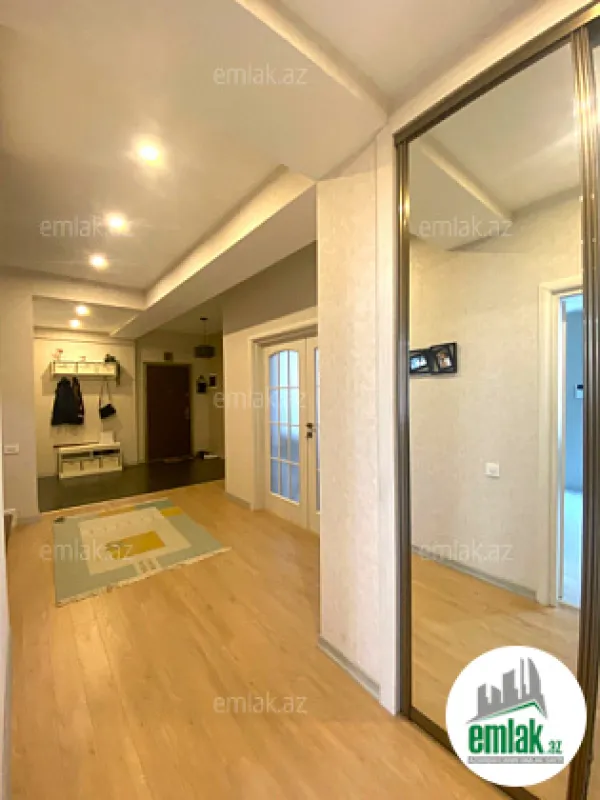 Satılır 6 otaqlı yeni tikili 240 m²