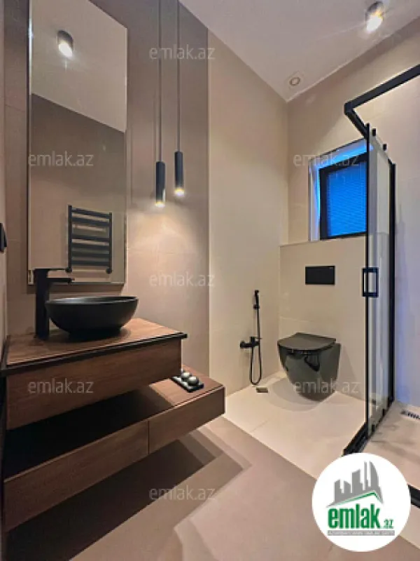 Satılır 4 otaqlı mənzil 220 m²