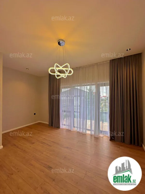 Satılır 4 otaqlı mənzil 220 m²