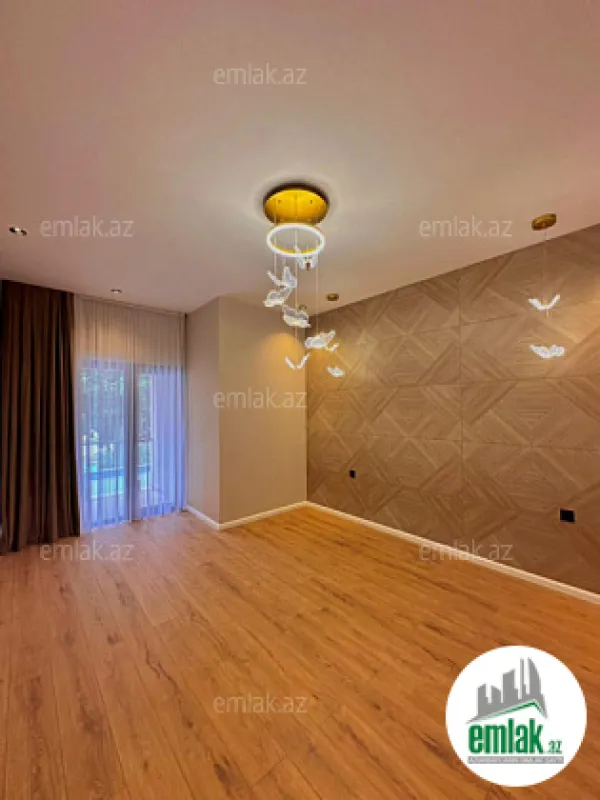 Satılır 4 otaqlı mənzil 220 m²