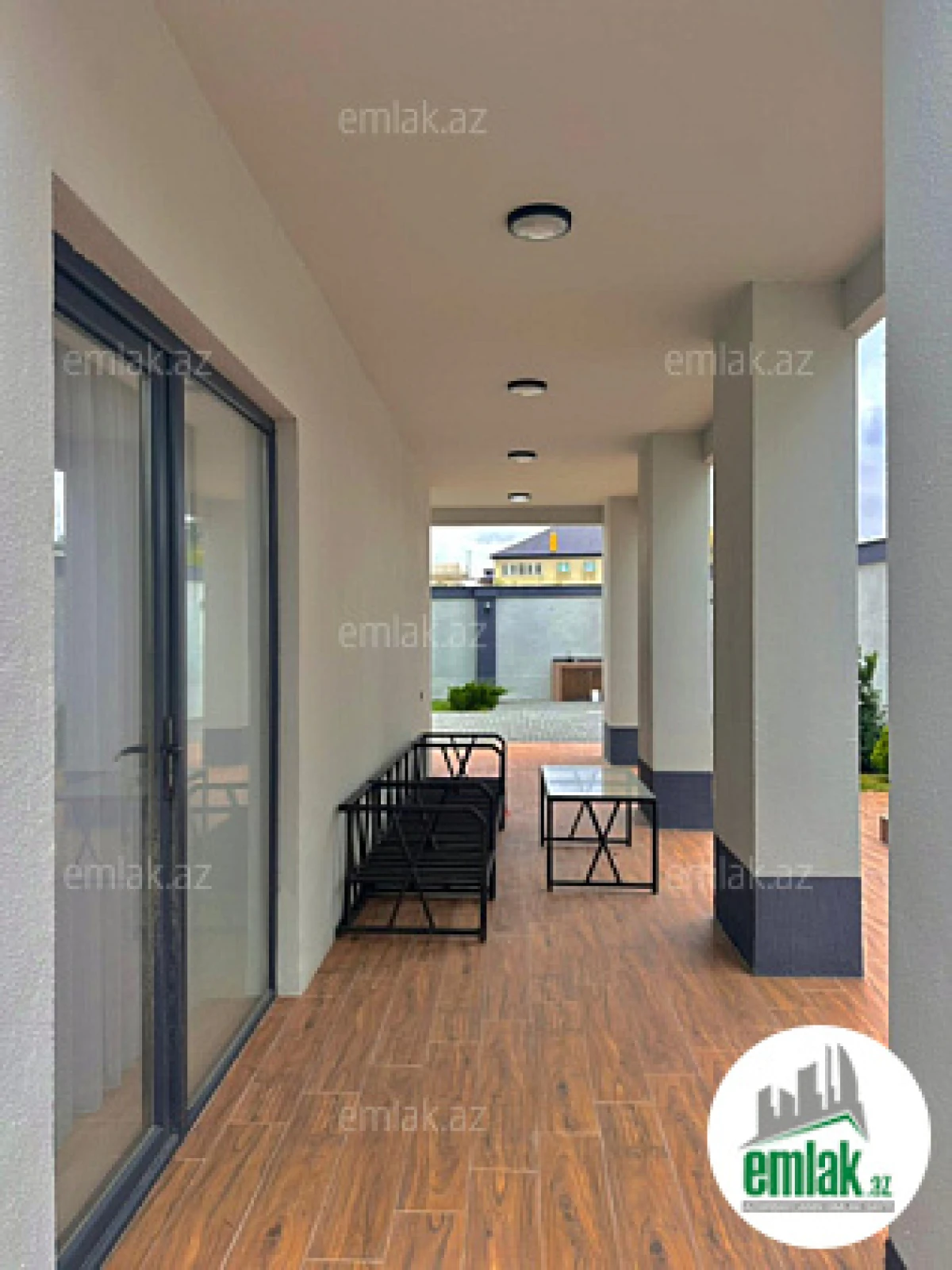 Satılır 4 otaqlı mənzil 220 m²