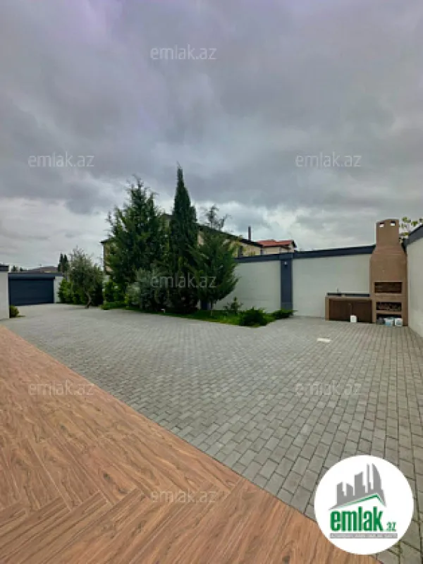 Satılır 4 otaqlı mənzil 220 m²