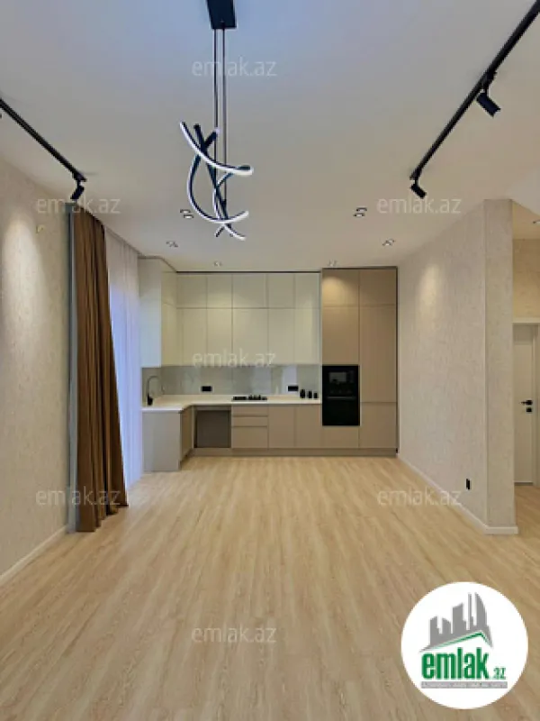 Satılır 4 otaqlı mənzil 220 m²