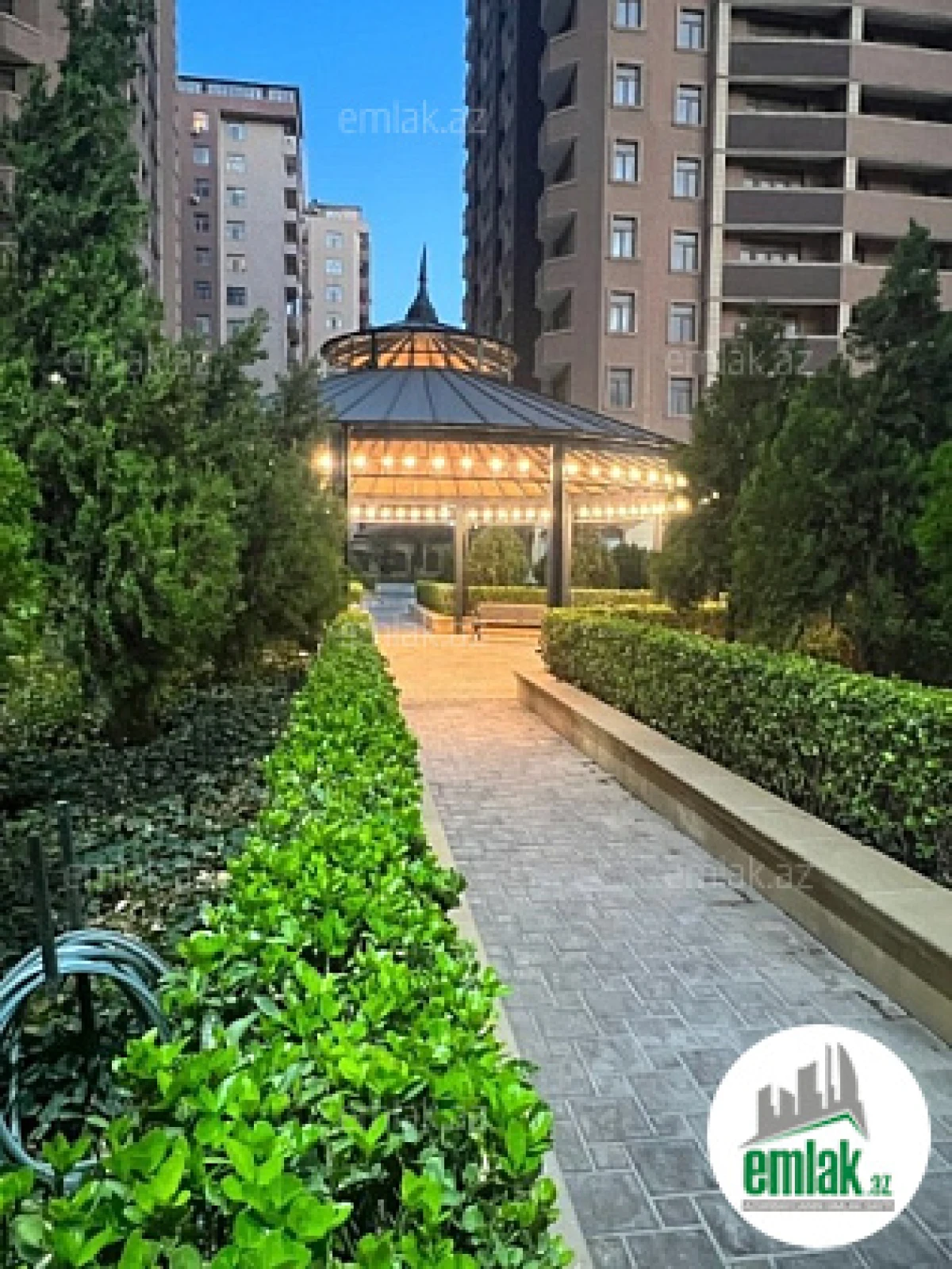 Satılır 3 otaqlı yeni tikili 115 m²