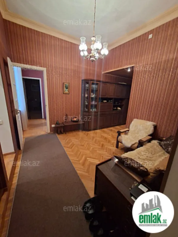Satılır 3 otaqlı köhnə tikili 90 m²