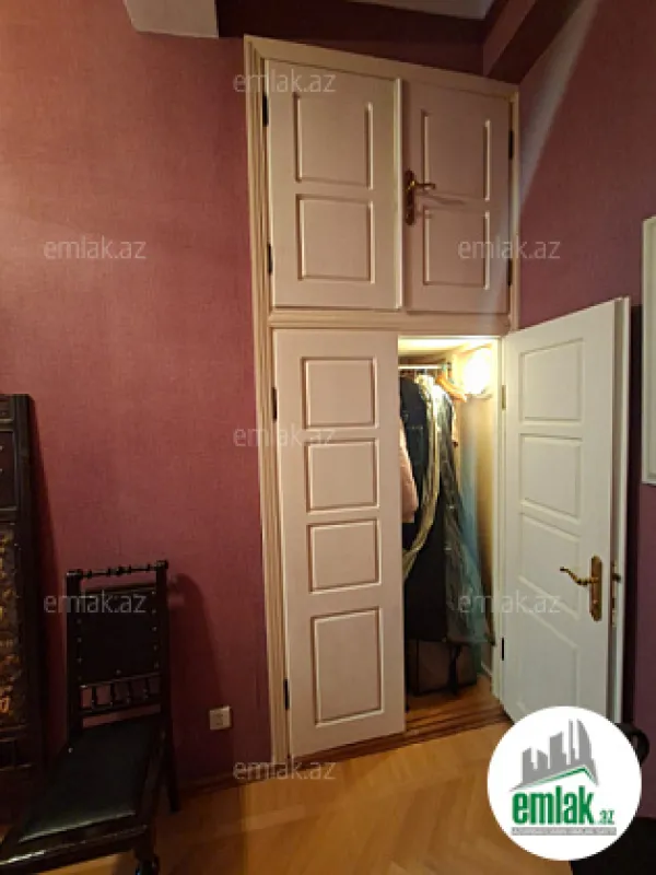 Satılır 3 otaqlı köhnə tikili 90 m²