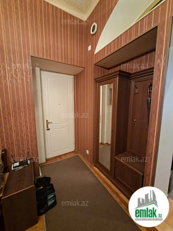 Satılır 3 otaqlı köhnə tikili 90 m²