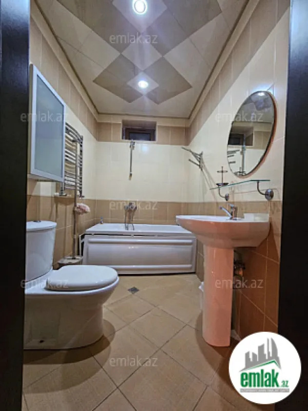 Satılır 6 otaqlı həyət evi 250 m²