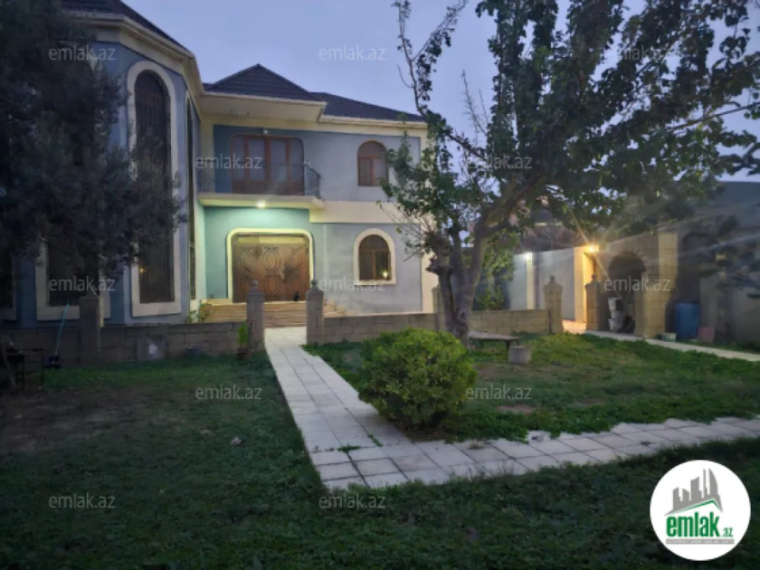 Satılır 6 otaqlı həyət evi 250 m²