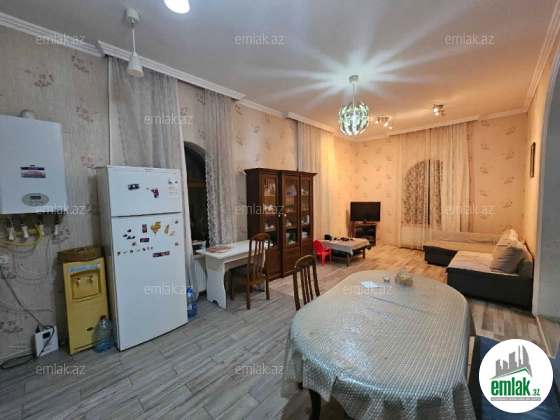 Satılır 6 otaqlı həyət evi 250 m²