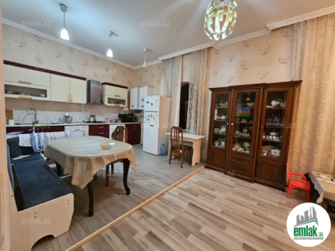 Satılır 6 otaqlı həyət evi 250 m²