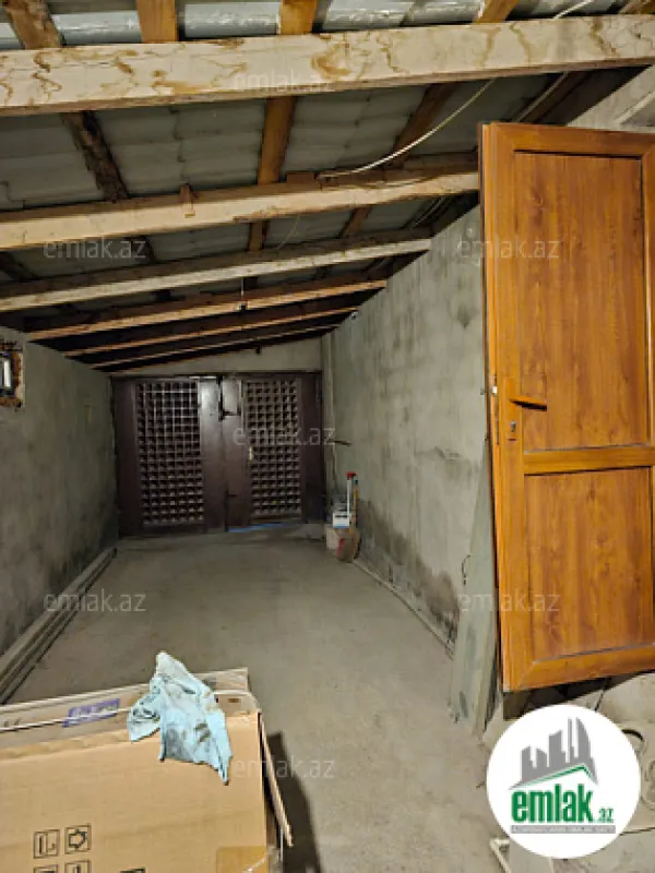 Satılır 6 otaqlı həyət evi 250 m²