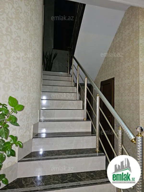 Satılır 6 otaqlı həyət evi 250 m²