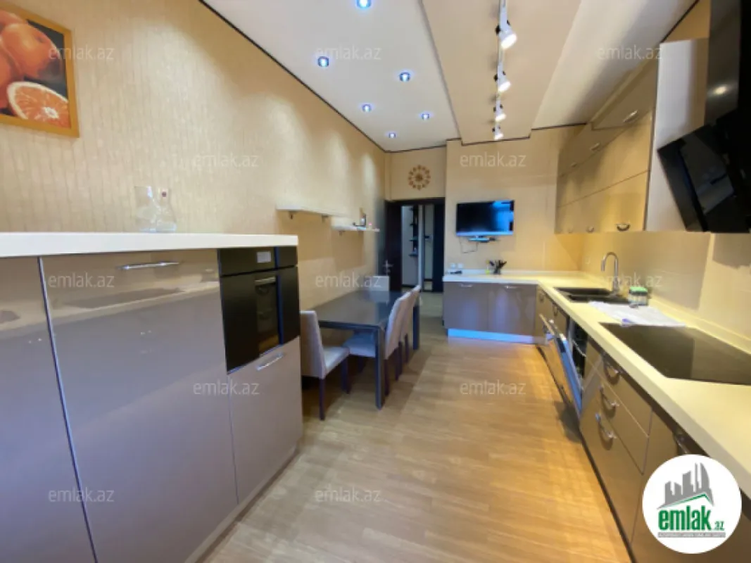 Satılır 4 otaqlı yeni tikili 185 m²