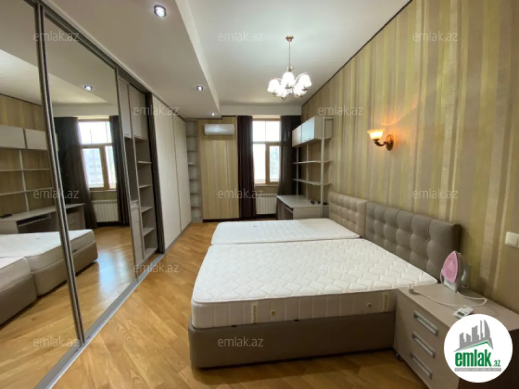 Satılır 4 otaqlı yeni tikili 185 m²