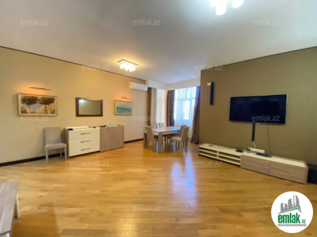 Satılır 4 otaqlı yeni tikili 185 m²