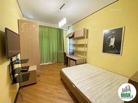 Satılır 4 otaqlı yeni tikili 185 m²