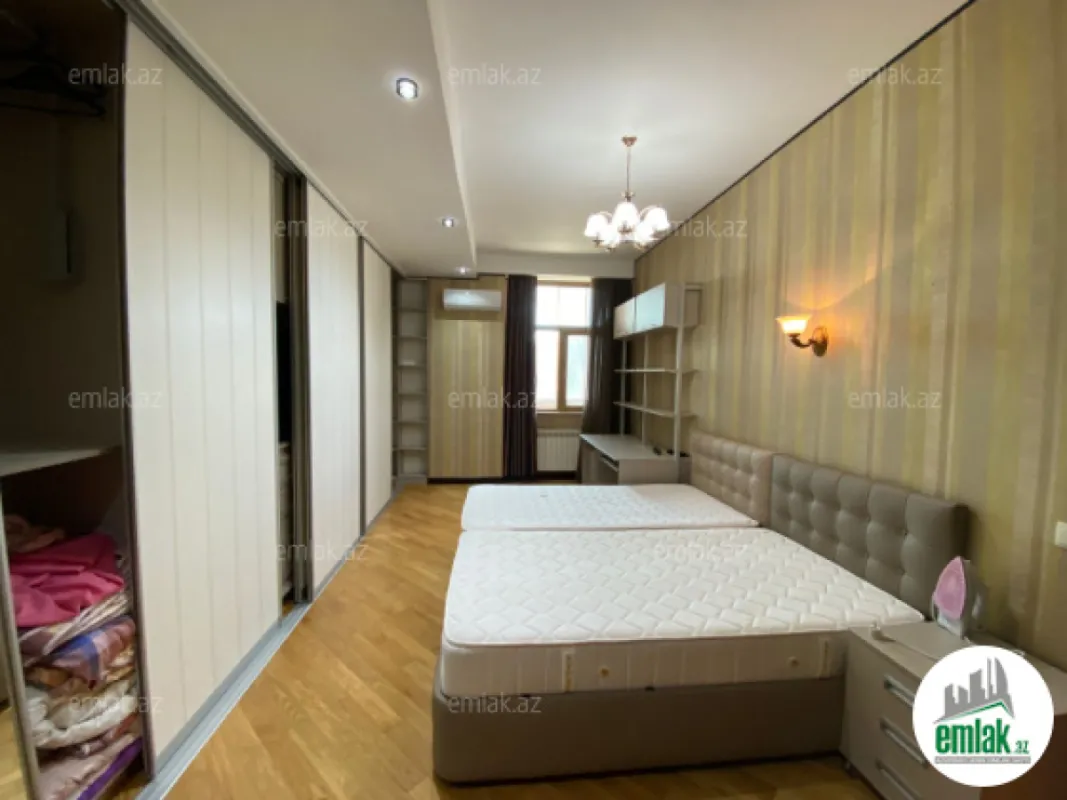 Satılır 4 otaqlı yeni tikili 185 m²