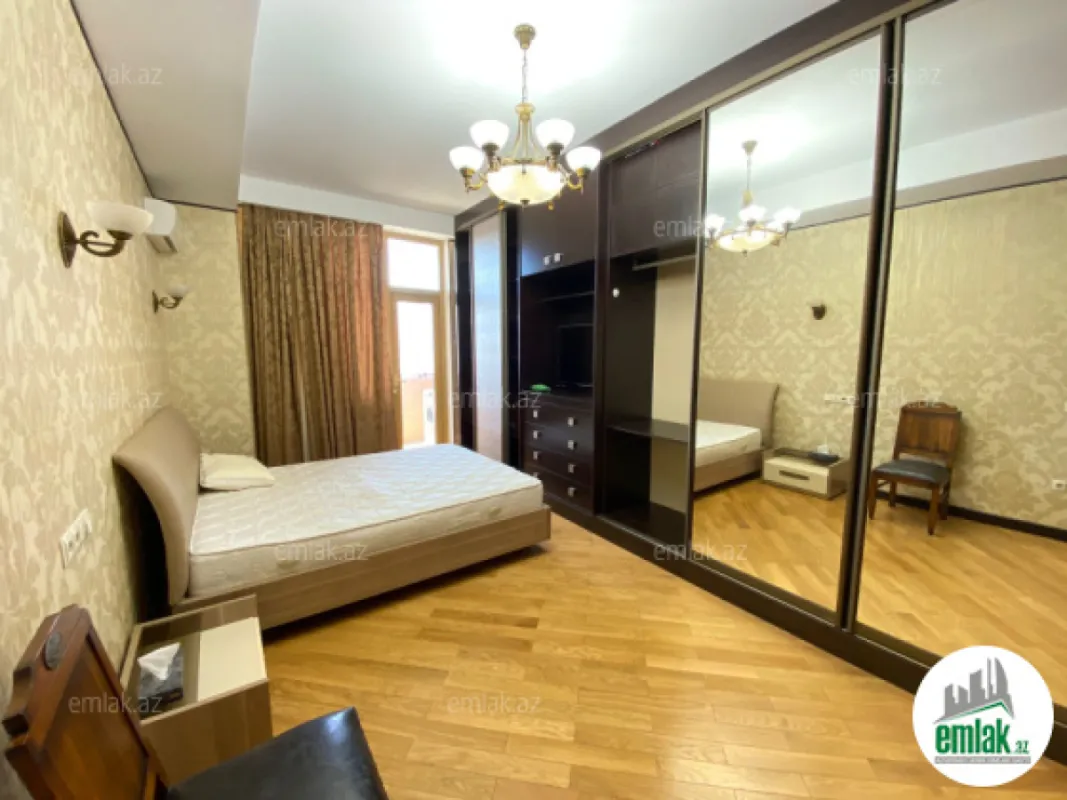 Satılır 4 otaqlı yeni tikili 185 m²