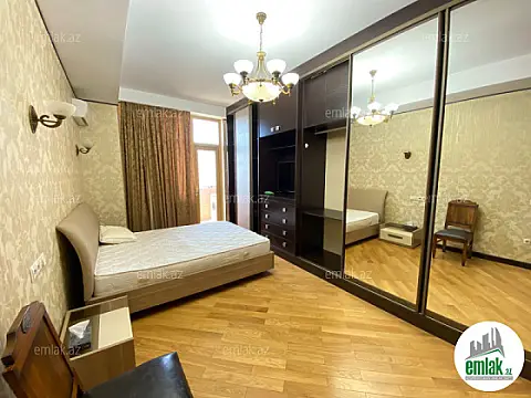 Satılır 4 otaqlı yeni tikili 185 m²