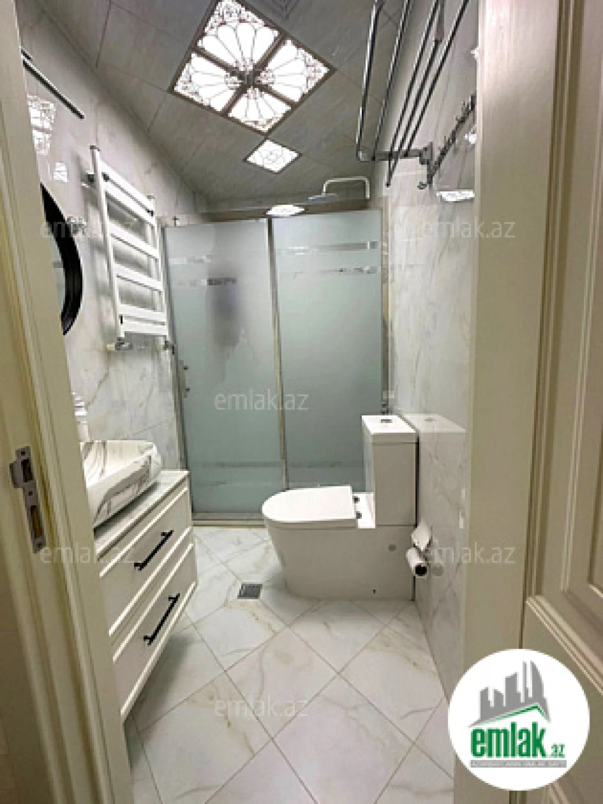 Satılır 3 otaqlı yeni tikili 220 m²