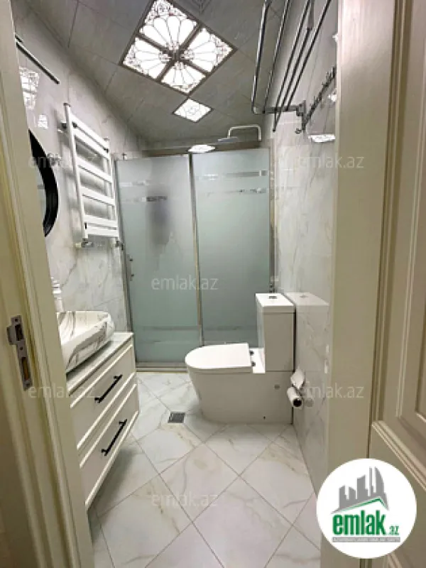 Satılır 3 otaqlı yeni tikili 220 m²