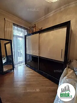 Satılır 2 otaqlı köhnə tikili 75 m²