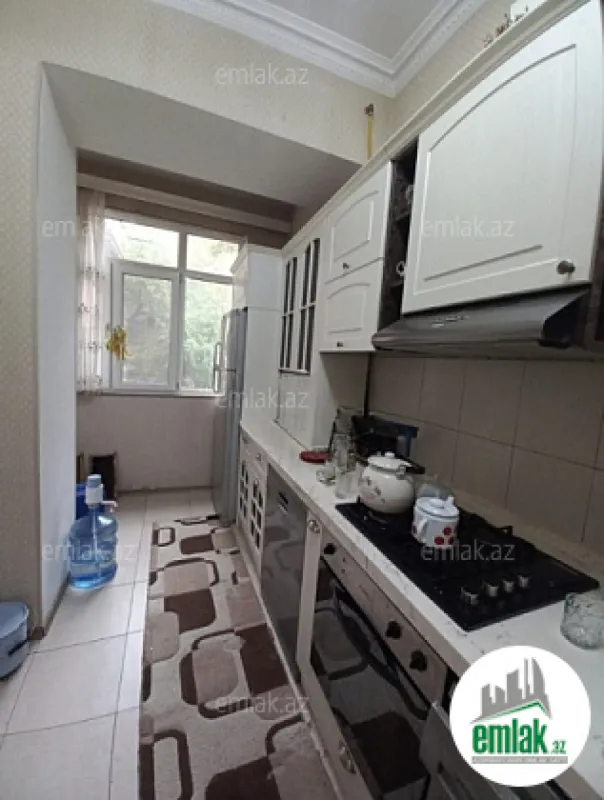 Satılır 2 otaqlı köhnə tikili 75 m²