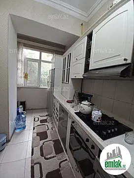 Satılır 2 otaqlı köhnə tikili 75 m²