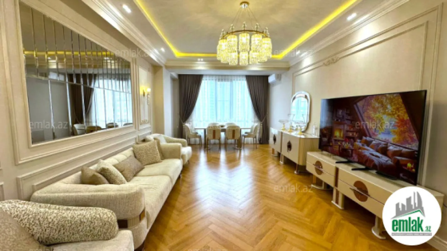 Satılır 3 otaqlı yeni tikili 130 m²
